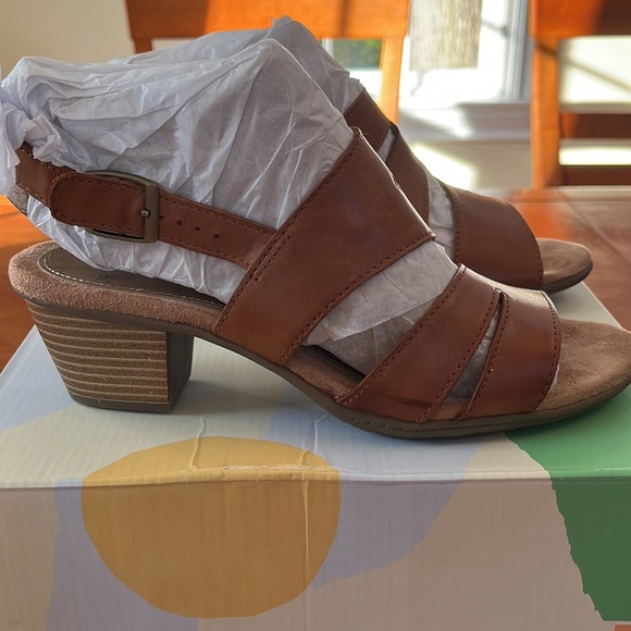 NWT Earth Origins Cathryn Saddle size 8 - Picture 6 of 9